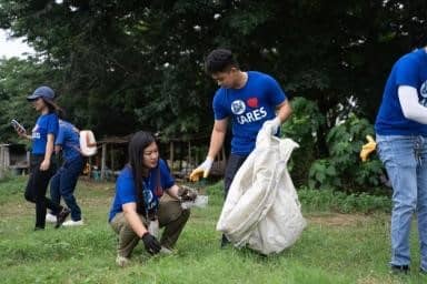 The area of Centro 10-Tanza-Caggay get cleaned by volunteers from SM City Tuguegarao & SM Center Tuguegarao Downtown.